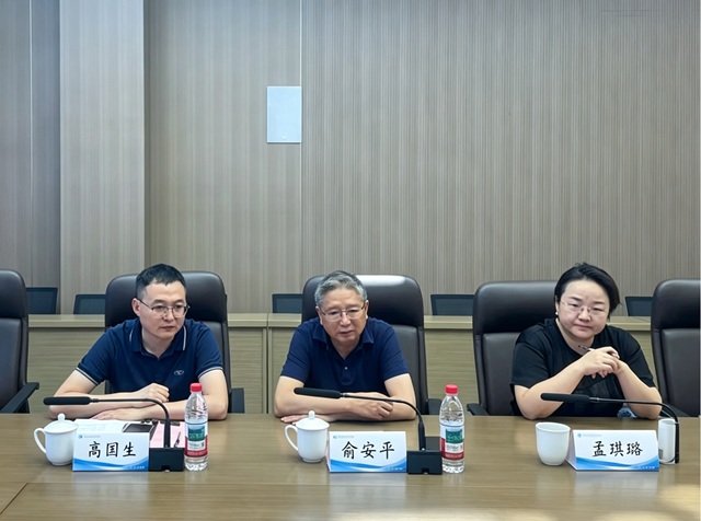 对照阅读会议以“校协聚力深耕产教 数